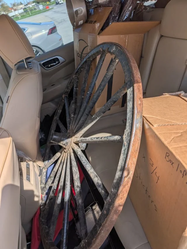 Who is that crazy lady with the Amish buggy wheel in the back seat of her car!!??? No worries I was just cramming it in until I could transfer it to the box trailer!!🫣😂 Tomorrow is my last day of shopping and it's a good thing because the trailer is packed full of treasures to bring back!! Stay tuned!!