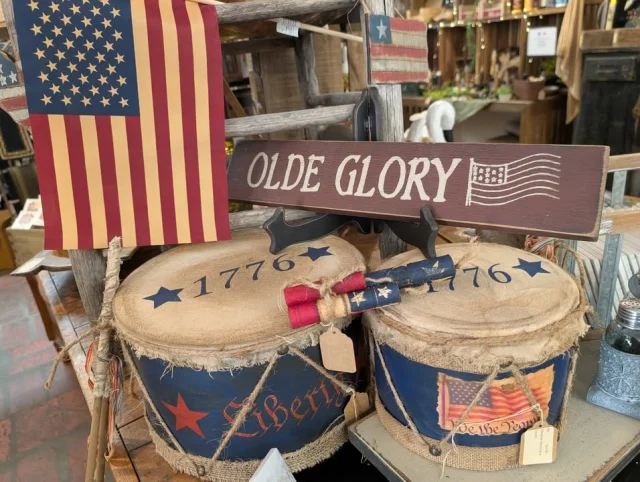 Okay, some of the stuff is coming out from my recent buying trip!!!  I'm so excited!!!  This is a bit of the Americana!!